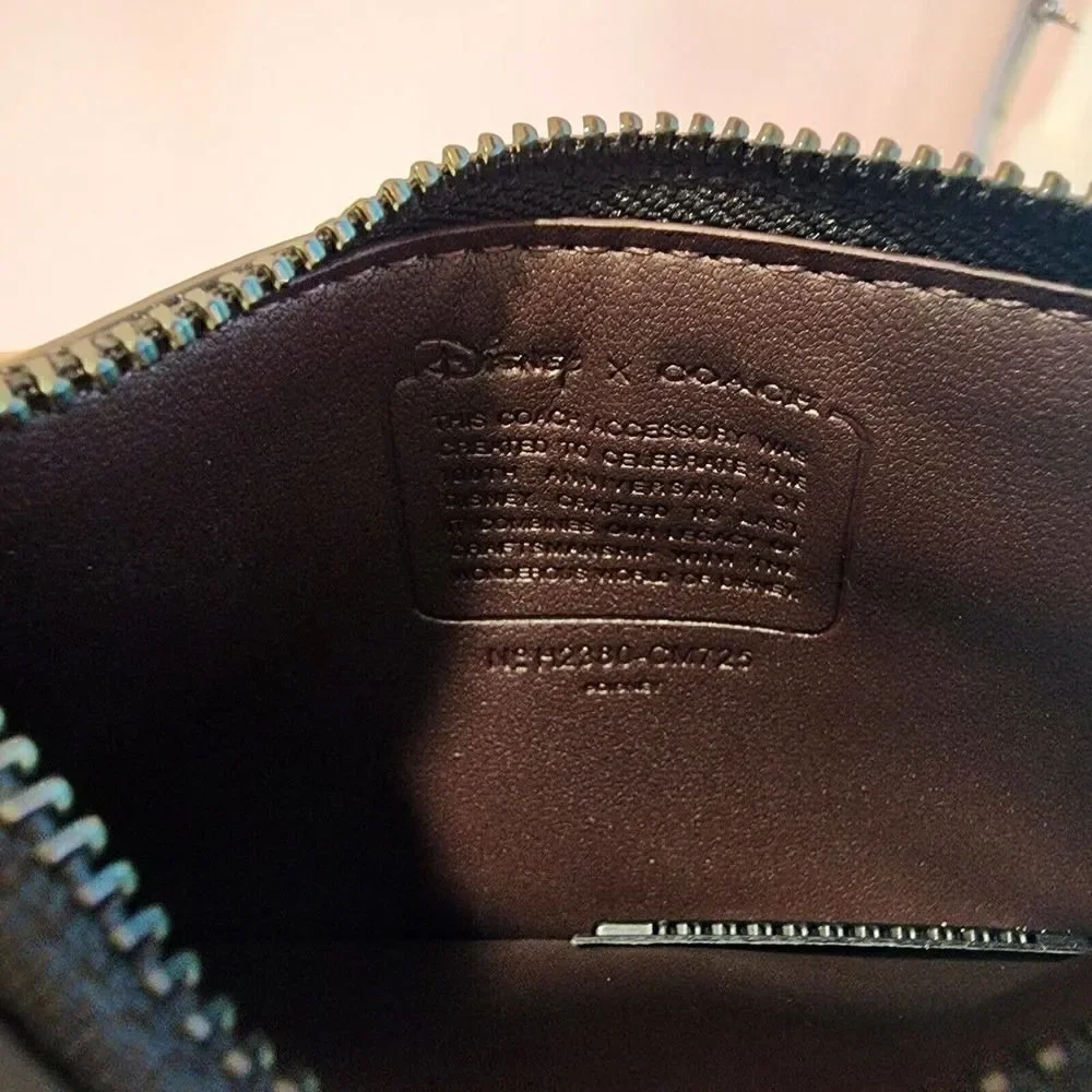 NWT Coach CM725 Disney X Coach Zip Card Case With Holiday Print Black Mu… - Picture 2 of 3